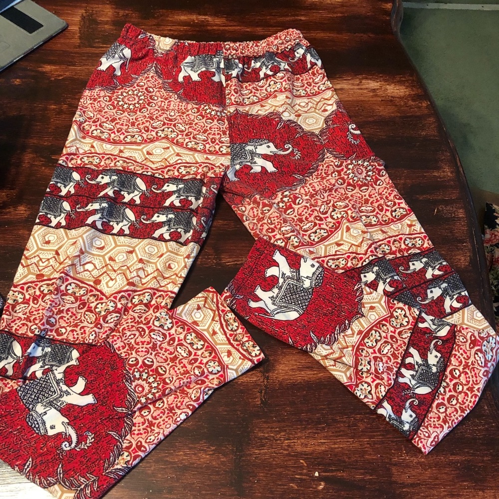 Red elephant tribal leggings os regular